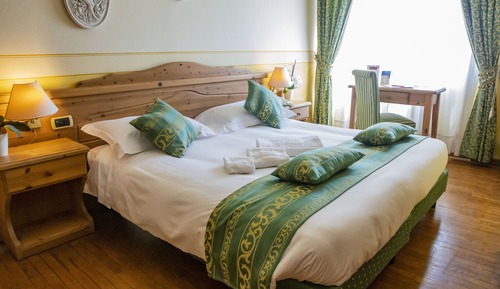 Habitación estándar con 1 cama doble o 2 individuales