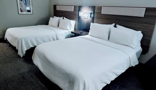 Habitación estándar, 2 camas de matrimonio, ducha adaptada (Mobility)