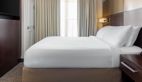 Suite, 1 cama de matrimonio grande con sofá cama, no fumadores (Mobility/Hearing Accessible, Tub)
