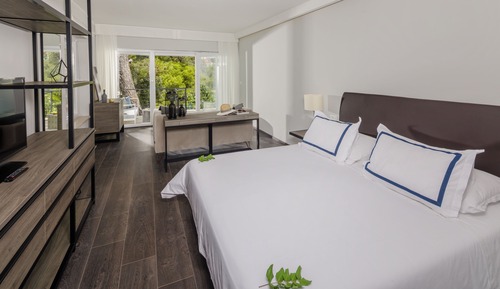 Habitación Deluxe doble, vistas parciales al mar