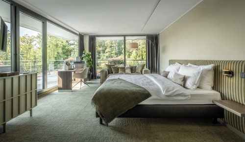 Suite (Corner)