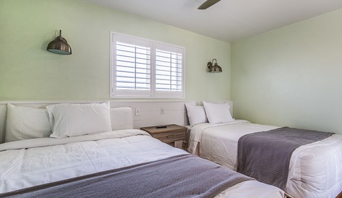 Suite básica, 1 habitación, vistas parciales al mar
