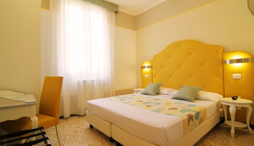 Habitación estándar con 1 cama doble o 2 individuales