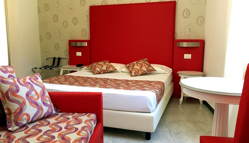 Habitación estándar con 1 cama doble o 2 individuales
