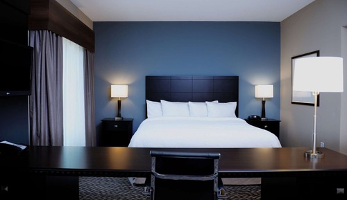 King Suite, Estudio