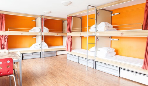 Dormitorio compartido, solo para mujeres, baño compartido (12 Bed Dorm)