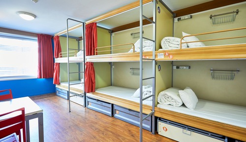 6 Bed Private Room