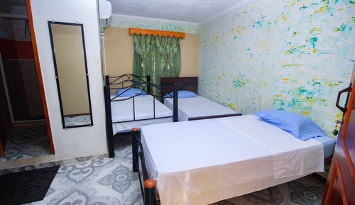Habitación triple básica