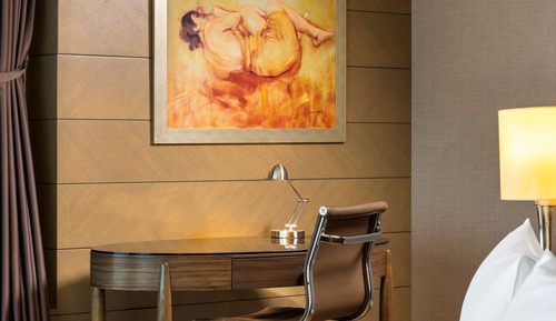 Panoramic Suite City View with Lounge Access