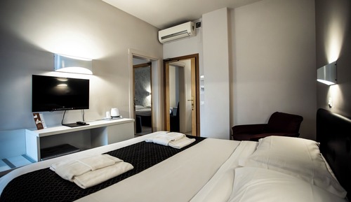 Habitación básica con 1 cama doble o 2 individuales