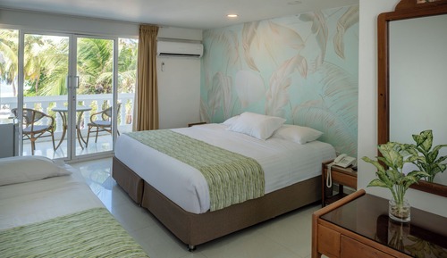Habitación triple Vista al mar