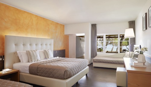 Deluxe Beach Front Room