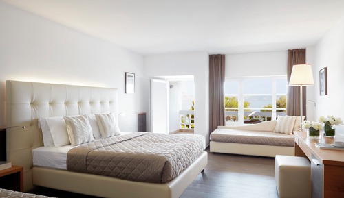 Deluxe Room, Garden View