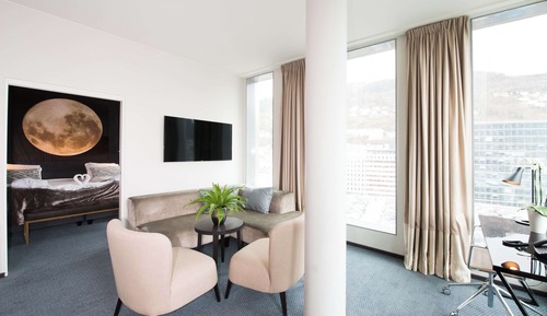Suite (Master)