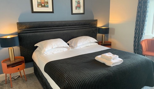 Habitación estándar con 1 cama doble o 2 individuales, baño privado, vistas al mar