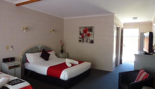 Habitación superior (Motel for 3 - Queen and Single)