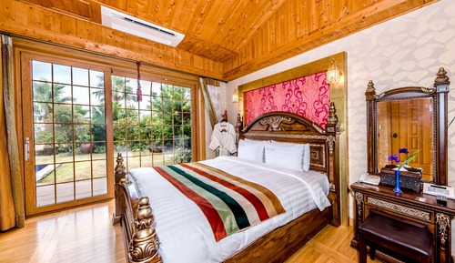 Ocenville Pool Villa Suite