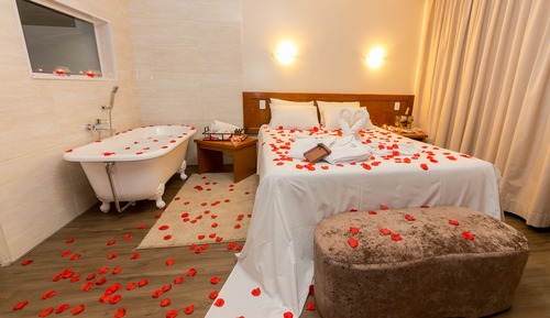 Habitación romántica, 1 cama de matrimonio, bañera