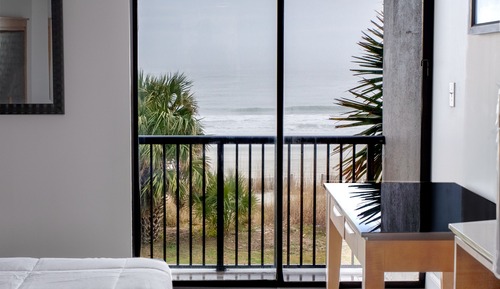 Suite estudio clásica, 2 camas dobles, balcón, vistas al mar