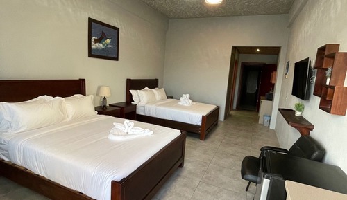 Habitación doble, vistas parciales al mar