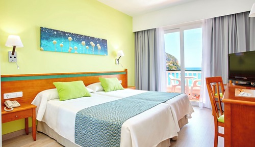 Habitación estándar, vistas al mar (2 adults and 1 child)