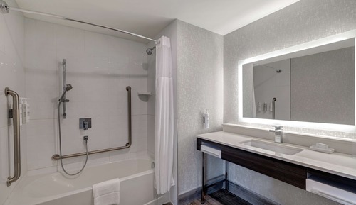 Estudio, 1 cama de matrimonio grande, accesible para personas con discapacidad, bañera