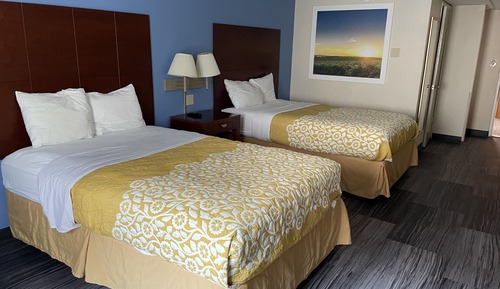 Habitación básica con 1 cama doble o 2 individuales