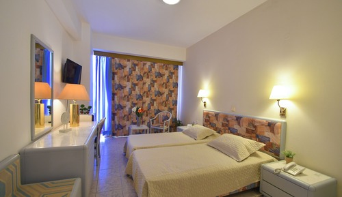 Habitación estándar con 1 cama doble o 2 individuales, vistas al mar
