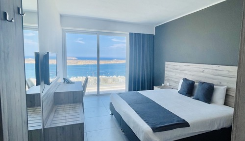 Habitación con 1 cama doble o 2 individuales, balcón, vistas al mar