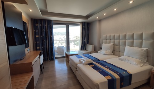 Habitación estándar, vistas parciales al mar