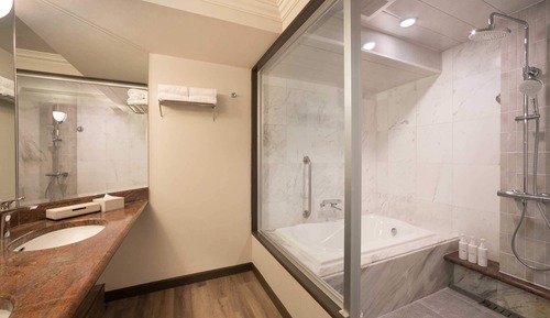 Habitación superior, no fumadores (5-7F / 64.9-68.4 Sqm)