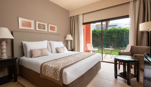 Habitación familiar doble (Garden View or Pool View)