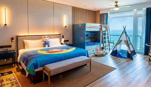 Habitación familiar, 1 cama de matrimonio grande, vistas al mar