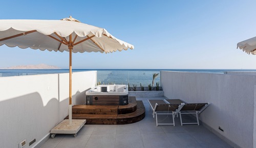 Posh Duplex Jacuzzi Suite