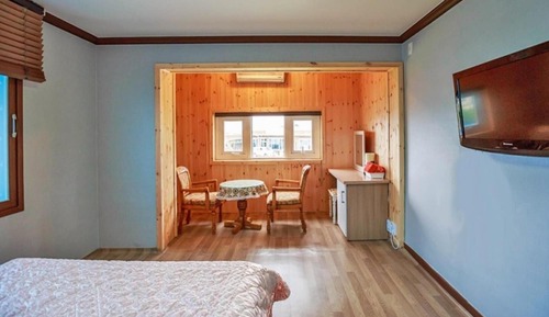 Room (303#)