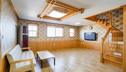 Room (A wing 202 (duplex))