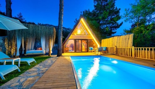Bungalow Deluxe