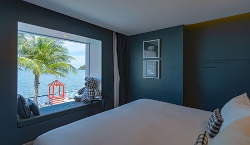 Ocean Hall Bathtub Beachfront