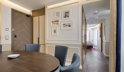 Suite, 1 cama de matrimonio grande, en esquina (City)
