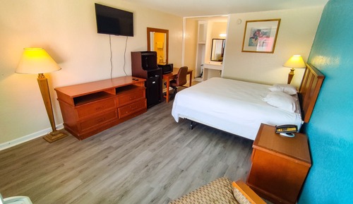 Habitación básica, 1 cama de matrimonio grande, no fumadores, frigorífico y microondas