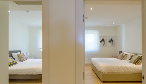 Apartamento básico, varias camas, vistas al mar