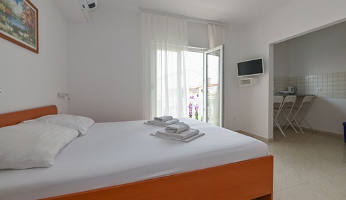Estudio, balcón