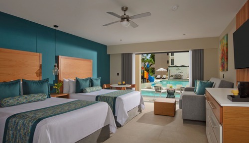 Suite junior, 2 camas dobles, frente a la playa (Preferred Club - Swim Out)
