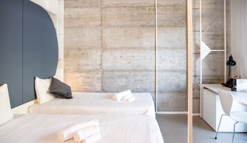 Habitación superior con 1 cama doble o 2 individuales