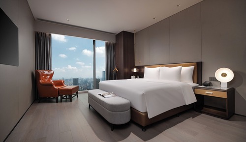 Suite básica, 1 cama de matrimonio grande, vistas a la ciudad