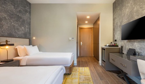 Comfort Room Main Building Land View