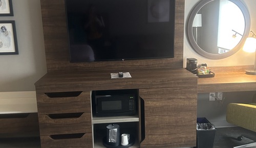 Habitación, 1 cama de matrimonio grande, frigorífico y microondas