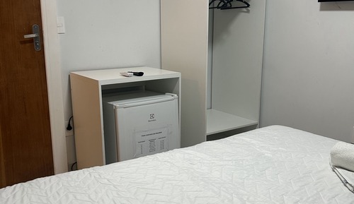 Habitación básica con 1 cama doble o 2 individuales