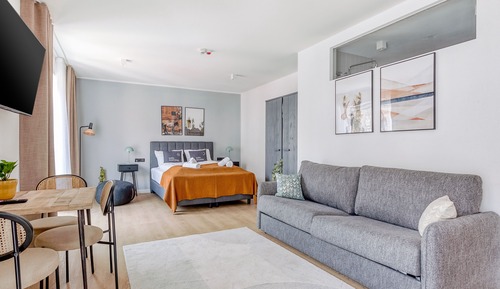 Suite (XL with Sofa Bed)