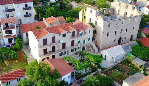 Apartamento (Apartments Paloc - Bungalow with Gard)